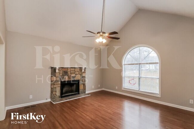 Photo - 2570 Paul Thomas Dr