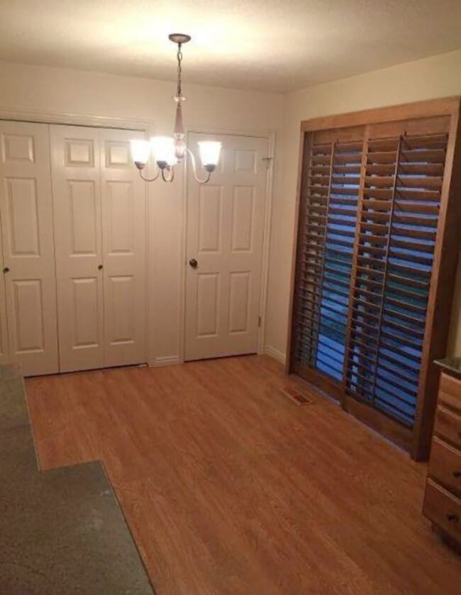 Photo - 24 E 735 S