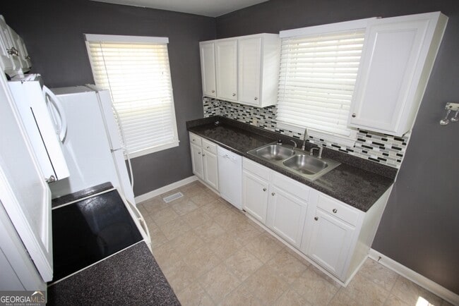 Photo - 222 Beechwood Cir