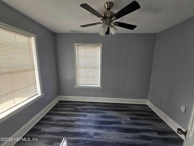 Photo - 1551 E 27th St