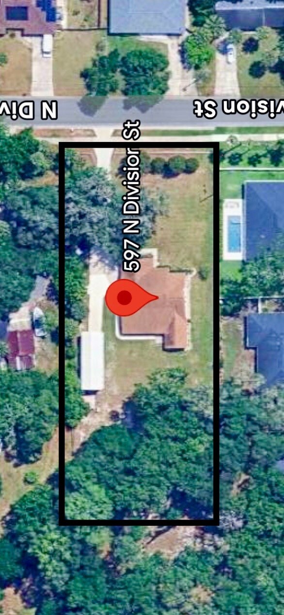 Photo - 597 N Division St House