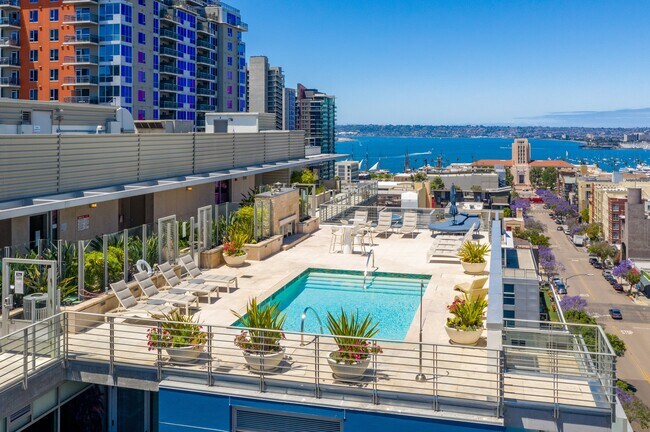 Building Photo - Current