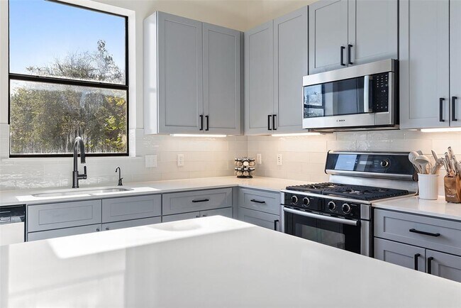 Photo - 6000 S Congress Ave Unit 201