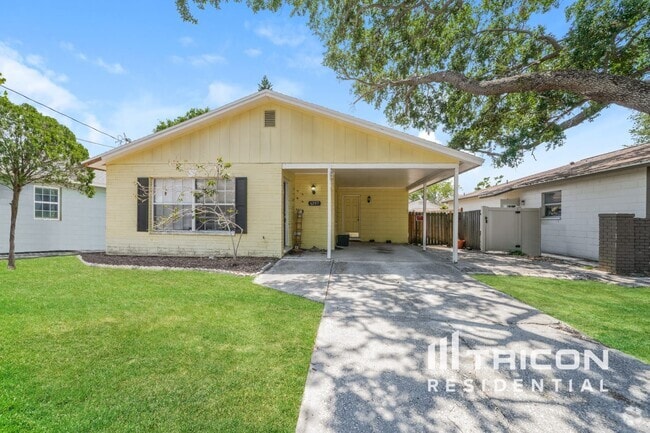 Building Photo - 6207 Interbay Ave Rental