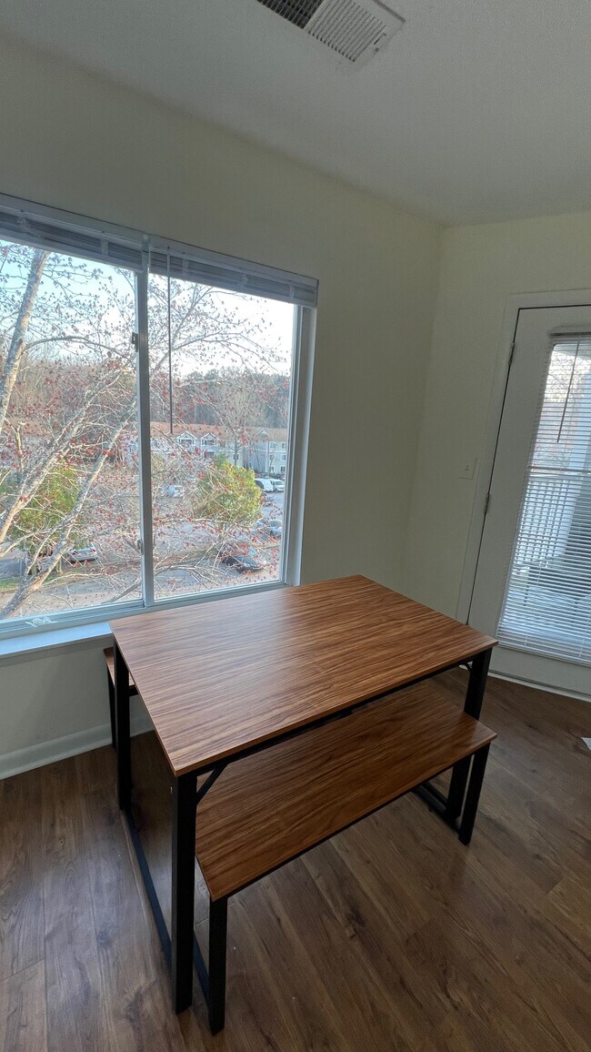 Room in Condo on Collegiate Cir