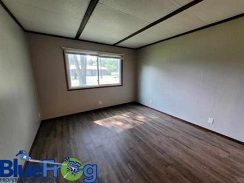 Photo - 673 W Factory St