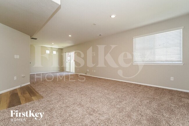 21847 E 44th Pl