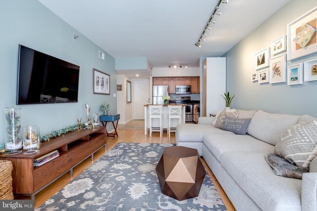 Photo - 1001 N Randolph St Unidad 104