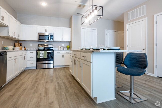 2BR, 2BA - 1,243 SF - Kitchen - The Slate