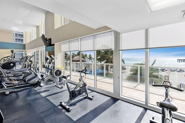 Photo - 16699 Collins Ave Unidad 2007