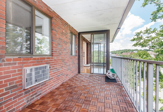 31 Harris St