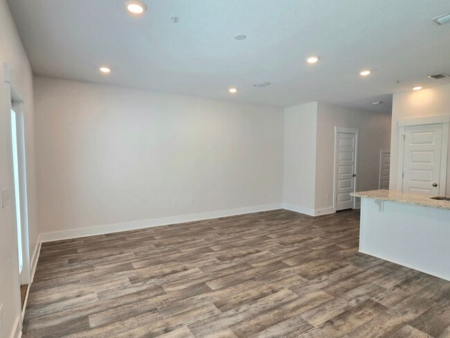 Photo - Stunning Townhome – Prime Pensacola Location
