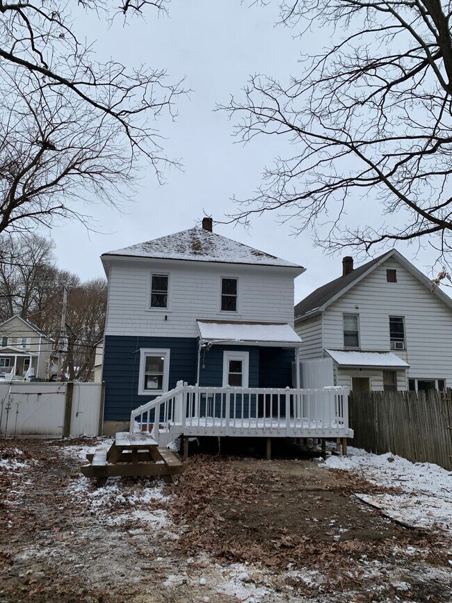 Photo - 3 Bedroom Single-Family Home