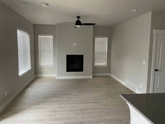 Photo - 3760 Big Horn Dr