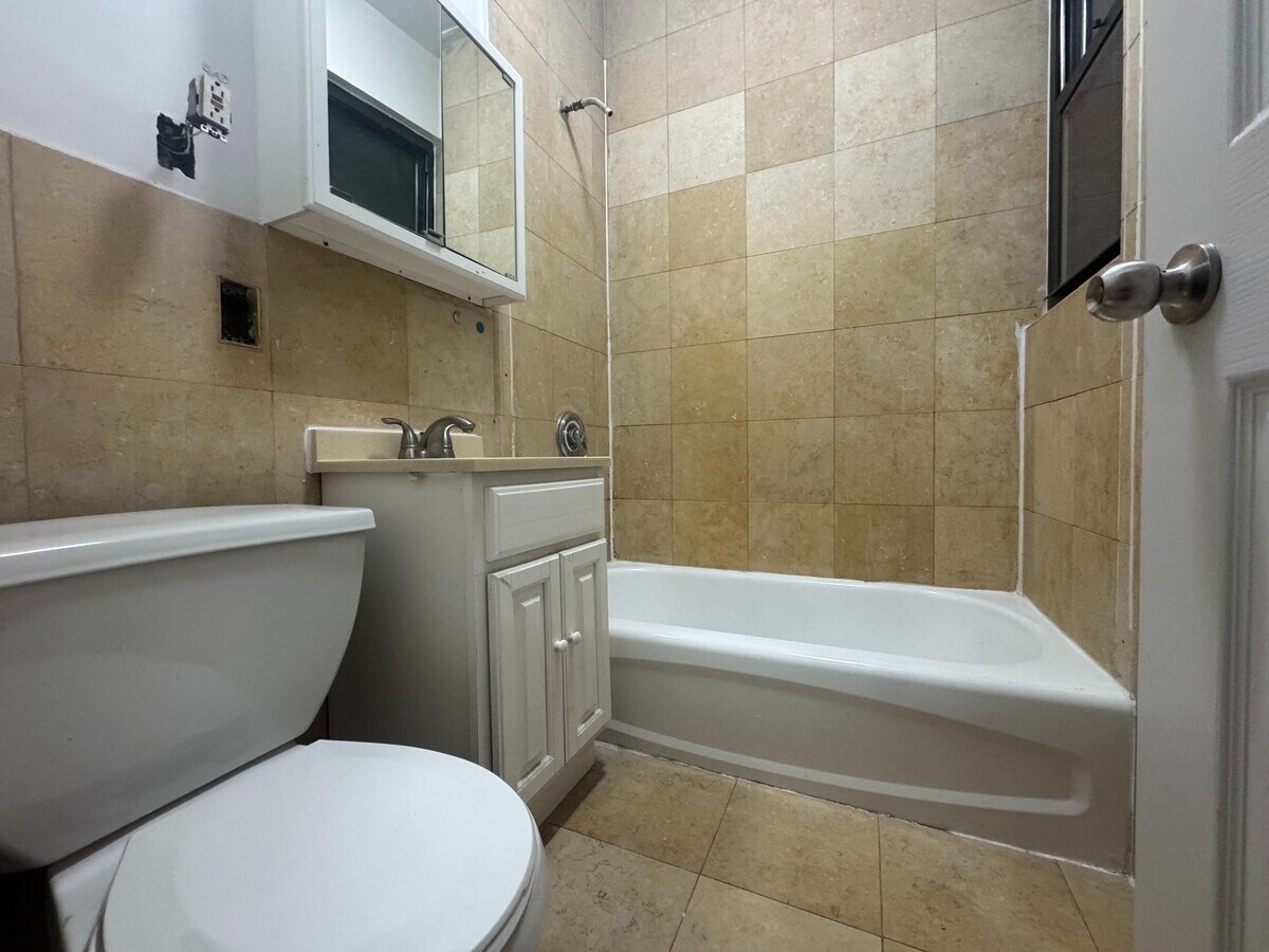 Photo - 410 W 46th St Unit 4C