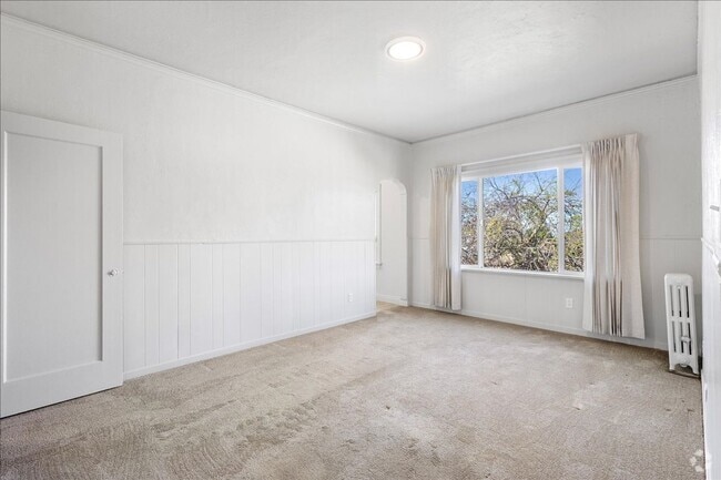 Building Photo - 621 Central Ave Unit 621 Central Ave #308 Rental