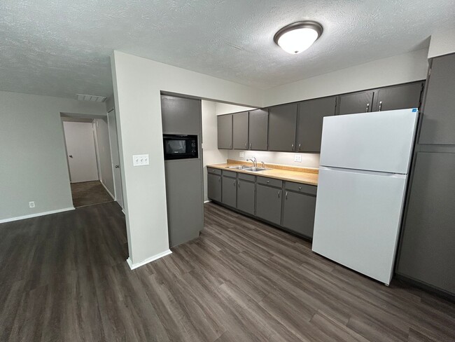 Photo - Your Private Oasis in Old Town Discover the "hidden gem" of The Melville. Unit 806-18H