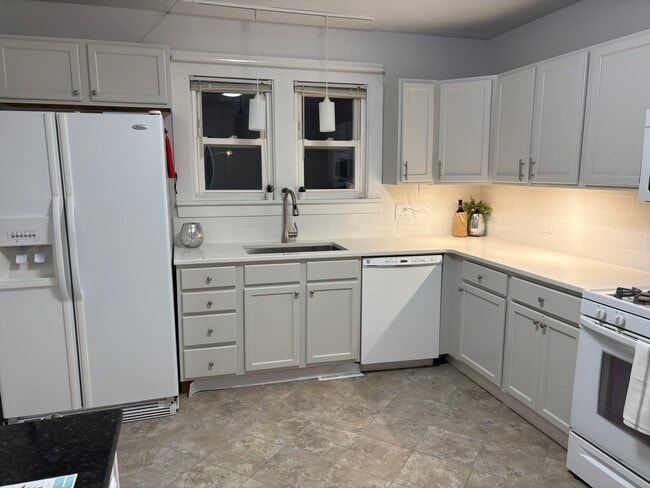 Cocina remodelada - 349 Mohawk Ave Unidad 1