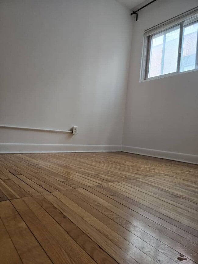 Building Photo - 362 Friel St Unit 11