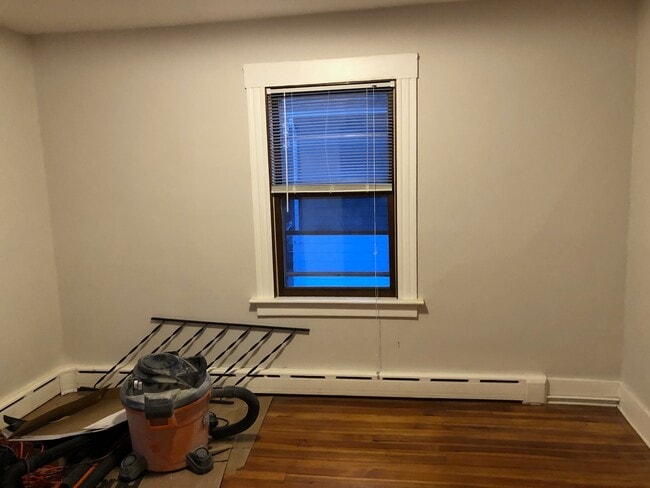 Bedroom 1 - second floor - 326 Winthrop St Unit 2-3 floors