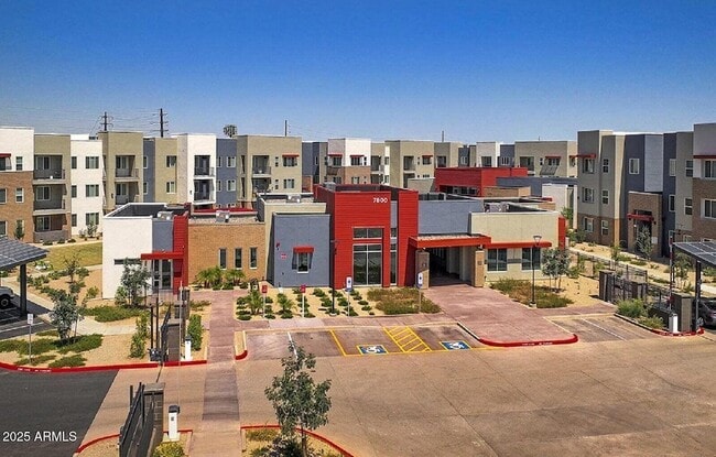 Building Photo - 7800 W Encanto Blvd Unit 2