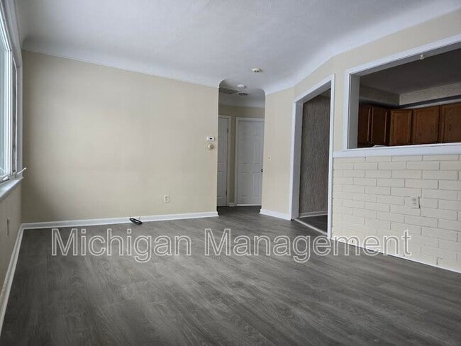 Photo - 6927 Janet St