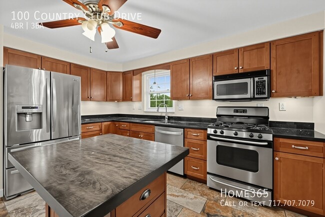 100 Country Club Dr