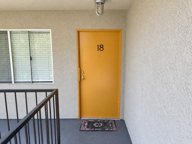 Photo - 11441 Oxnard St Unit 11441 Oxnard St Apt 18