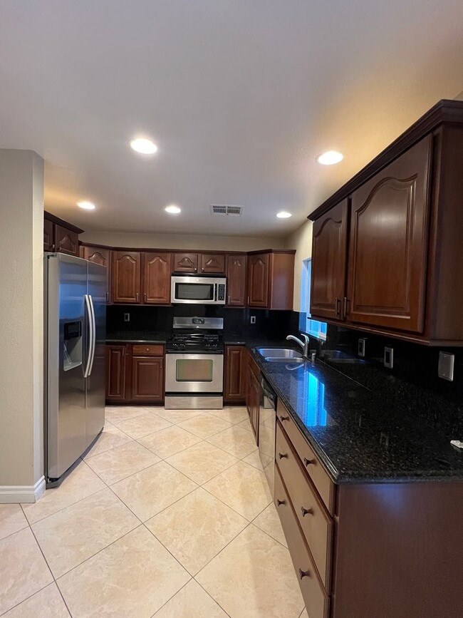 Photo - 3 bedroom upgraded Green Valley Home with Pool!