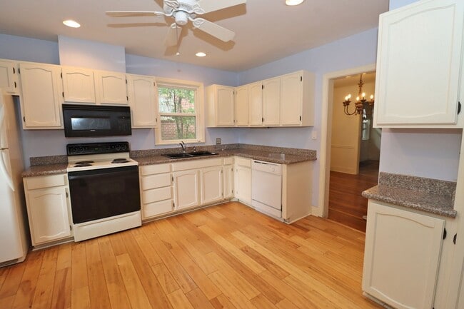 Photo - 2716 Heyward St