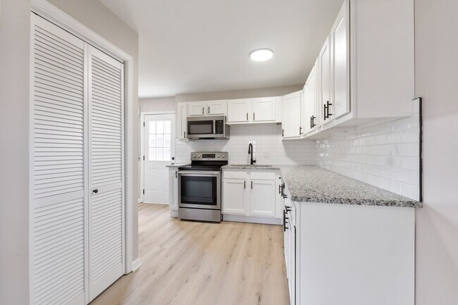 Photo - 957 Exeter Rd