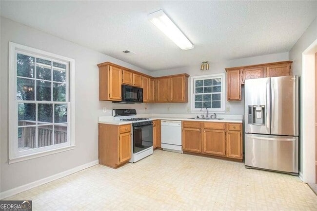 Photo - 1560 Red Briar Way