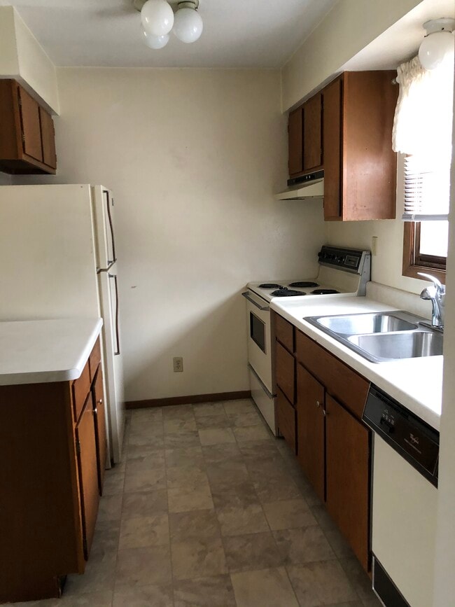 Building Photo - 1220 Kirstin Ct Unit Kirstin 1