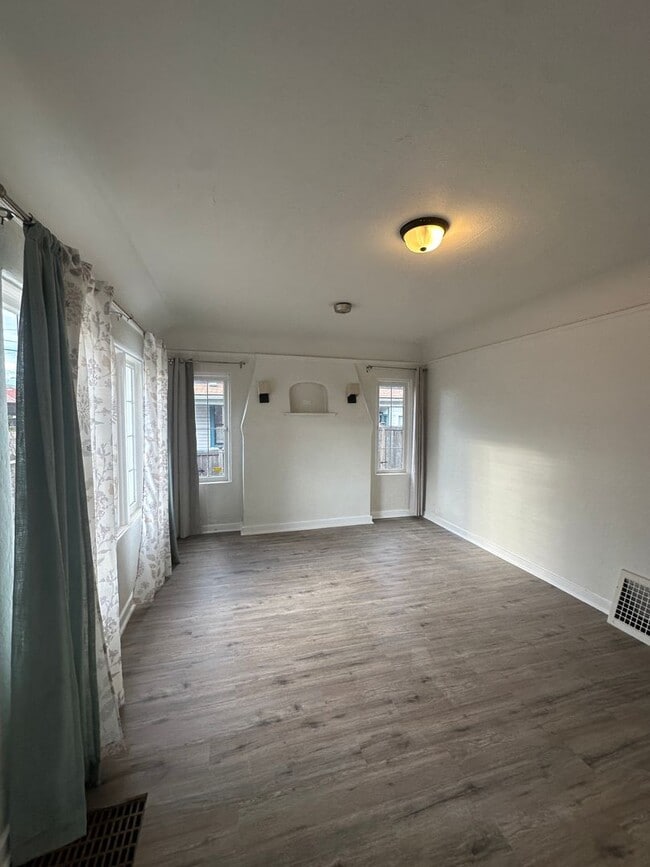 Photo - Downtown Remodeled Kent Home with fenced yard!