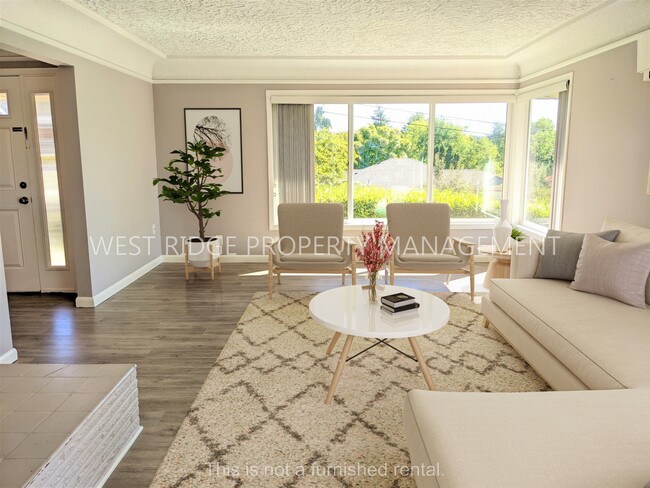 Photo - 4625 SW Pendleton St