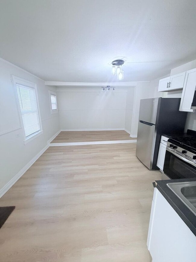 Photo - 2604 W 27th St Unit Down