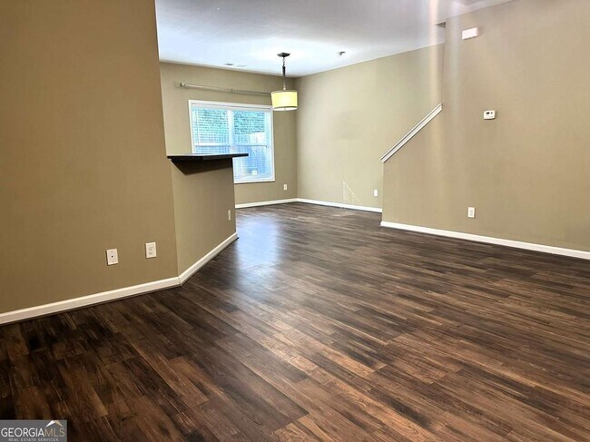 Photo - 538 Oakside Pl