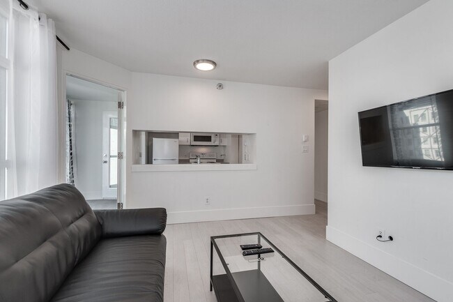 Photo - 438 Seymour St