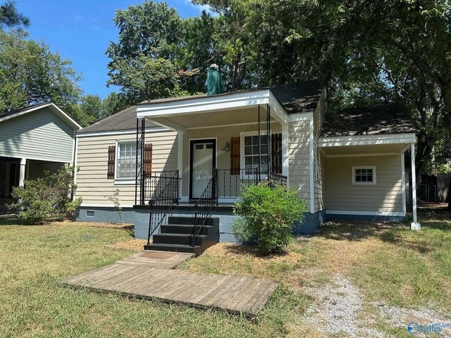 Building Photo - 1915 Vanderbilt Cir SW Rental
