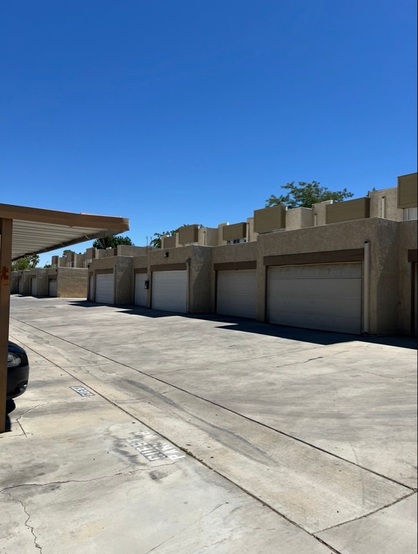 Photo - 43711 Challenger Way