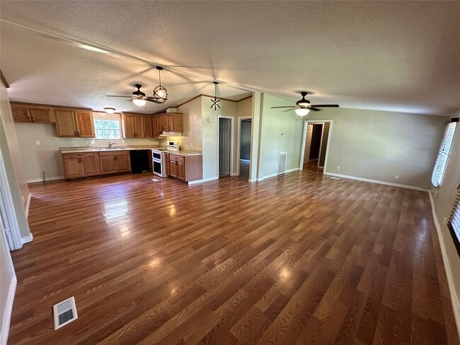 Photo - 621 Kennings Rd