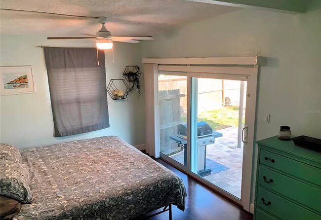 Photo - 2400 15th Ave N