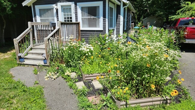 Photo - 176 W North St