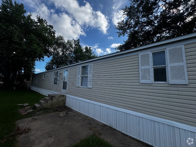 Building Photo - 141 Fox Meadow Dr Rental