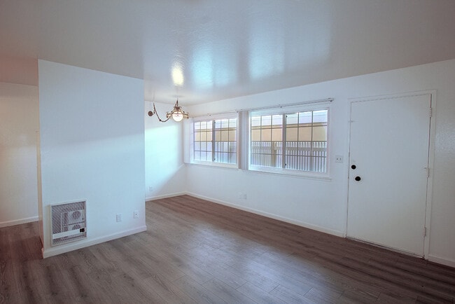 Building Photo - 523 Walker Dr Unit 00 Rental