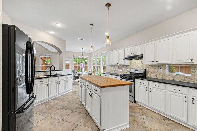 Photo - 1475 Applewood Dr