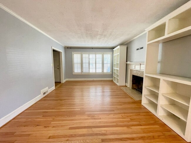 Photo - Forest Hills