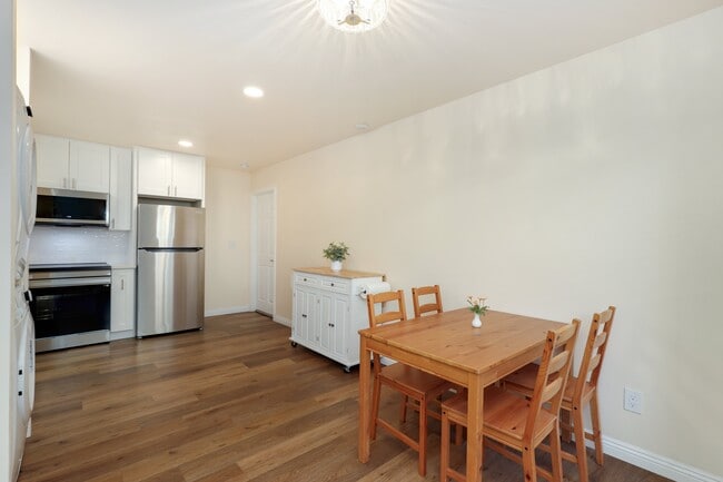 Photo - 3722 Ben St Unidad 2