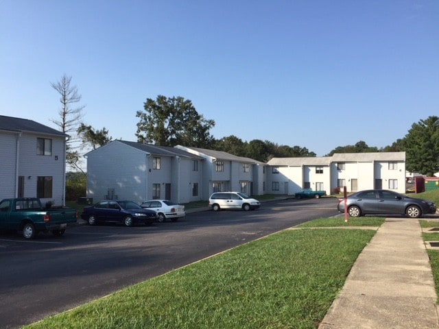 McGhee Square-Income Based Section 8 - McGhee Square-Income Based Section 8 Apartments