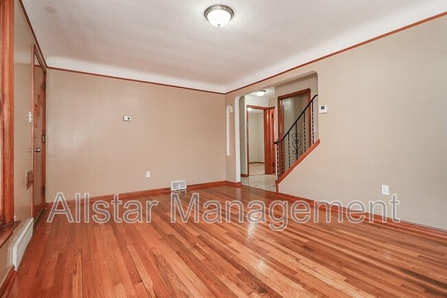 Photo - 6207 Gerald Ave